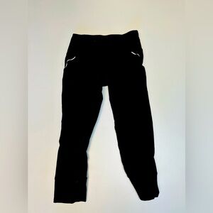 Cropped Athleta black athletic pants size XS